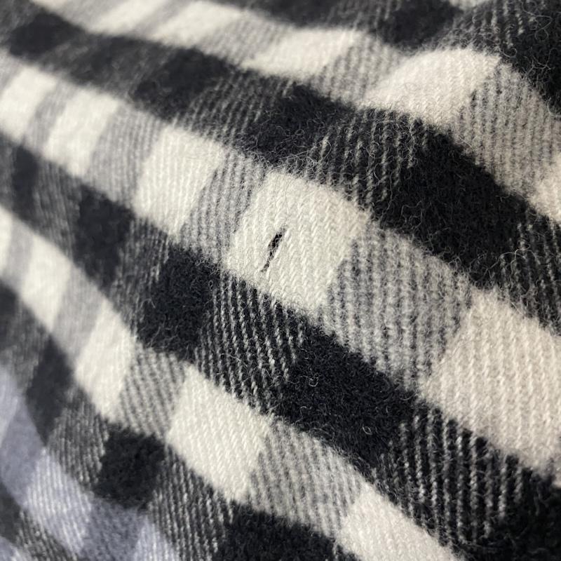 イッセイミヤケ ISSEY MIYAKE ストール ストール一般 イッセイミヤケ 黒タグ チェック柄大判ストール ブラック×ホワイト×グレー チェック 白 / ホワイト / white X 黒 / ブラック / black X 灰 / グレー / gray X チャコールグレー / チャコールグレー / メンズ USED 古着 中古 50135335