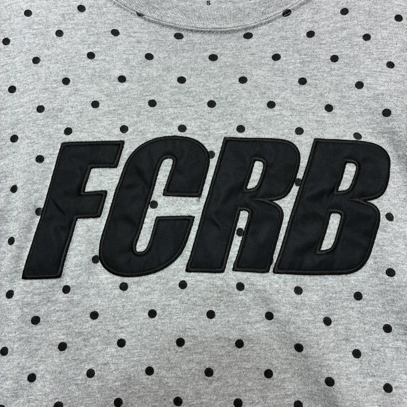 エフシーアールビー F.C.R.B. Tシャツ 半袖 フロント ロゴ シニール ワッペン ドット クルーネック 半袖 Tシャツ FCRB-156026 S ドット X ロゴ、文字 灰 / グレー / gray メンズ USED 古着 中古 50135568