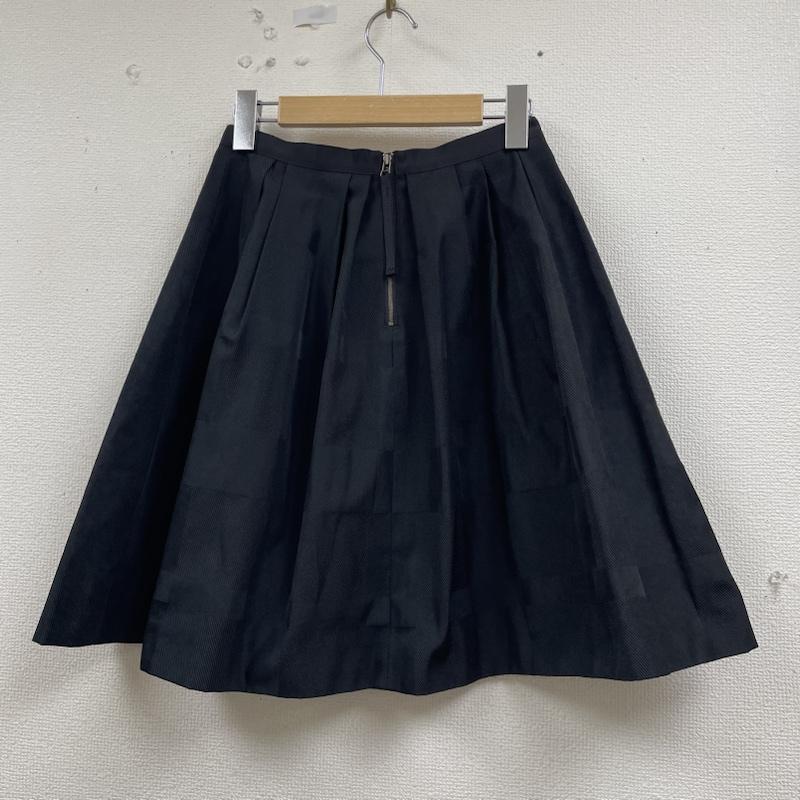 ブルーレーベル・クレストブリッジ BLUE LABEL CRESTBRIDGE スカート ひざ丈スカート 織り柄 透かしチェック ひざ丈 フレア タック スカート 55S06-333-09 36 チェック 黒 / ブラック / black レディース USED 古着 中古 50136551