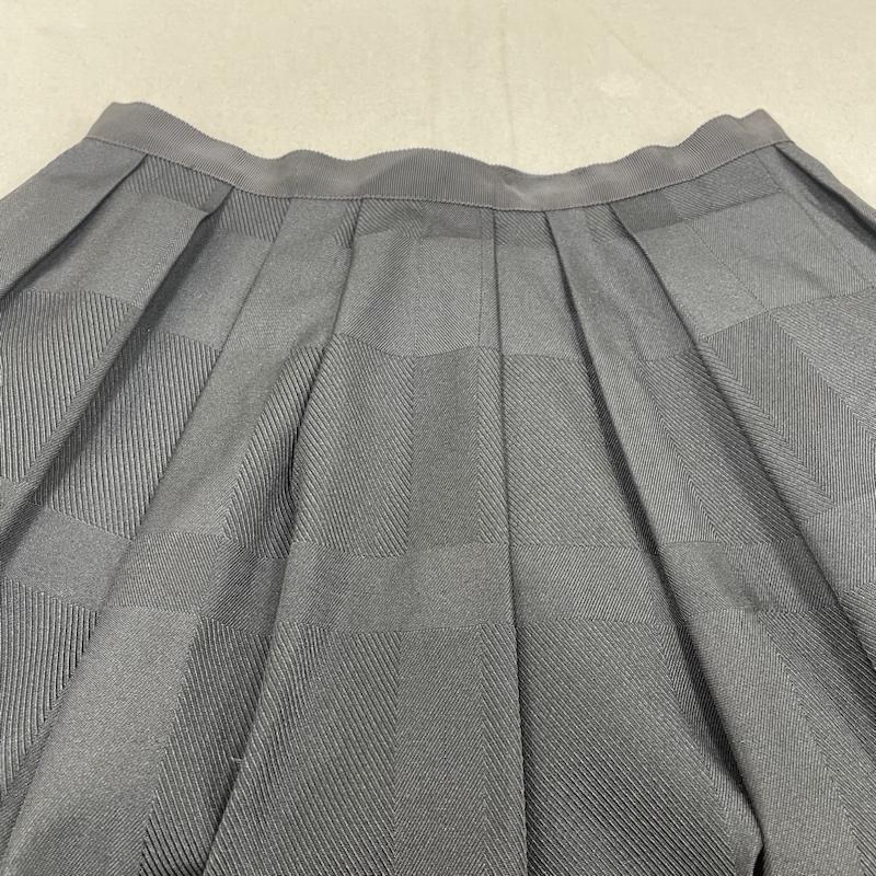 ブルーレーベル・クレストブリッジ BLUE LABEL CRESTBRIDGE スカート ひざ丈スカート 織り柄 透かしチェック ひざ丈 フレア タック スカート 55S06-333-09 36 チェック 黒 / ブラック / black レディース USED 古着 中古 50136551