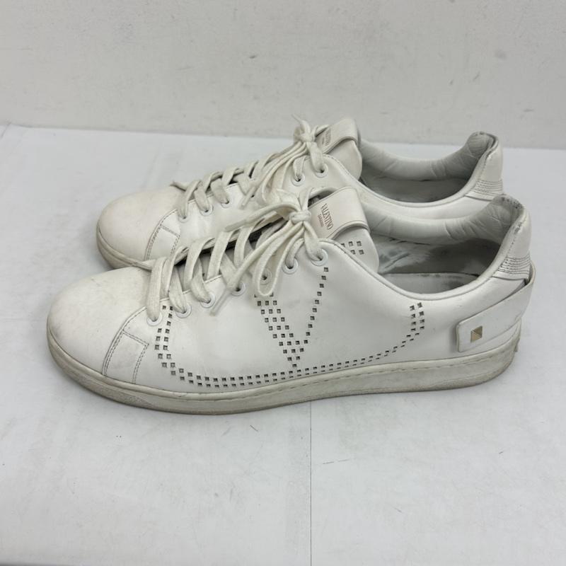 ヴァレンティノ VALENTINO スニーカー スニーカー VALENTINO GARAVANI 穴あきロゴ ローカット スニーカー レザー TUC04Y2 28.0cm ロゴ、文字 白 / ホワイト / white メンズ USED 古着 中古 50136838