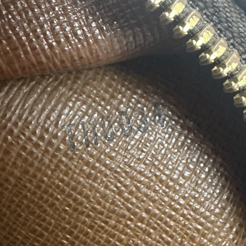 ルイヴィトン LOUIS VUITTON ブリーフケース、書類かばん ブリーフケース、書類かばん M53361 モノグラム ポルトドキュマン ヴォワヤージュ ブリーフ ケース - 茶 / ブラウン / brown メンズ USED 古着 中古 50137004