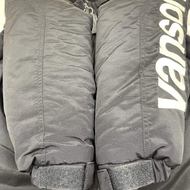 ヴァンソン VANSON ジャケット、上着 ジャンパー、ブルゾン THINSULATE シンサレート 中綿 ジャケット ジップアップ ロゴ 刺繍 ワッペン パッチ フーディー L ロゴ、文字 X 刺繍 黒 / ブラック / black メンズ USED 古着 中古 50137040