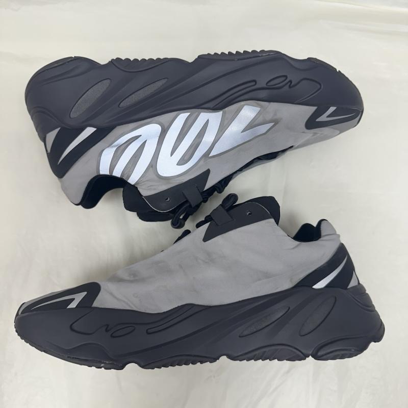 アディダス adidas スニーカー スニーカー GW9524 YZY 700 MNVN YEEZY BOOST METALLIC Ye KANYE WEST イージー ブースト スニーカー 26.0cm 灰 / グレー / gray メンズ USED 古着 中古 50137042