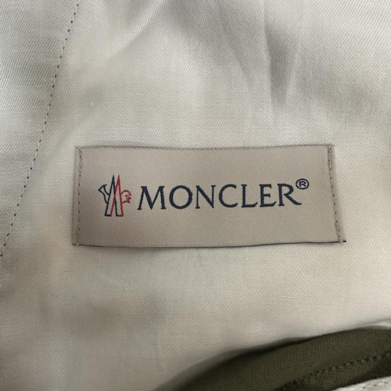 モンクレール MONCLER パンツ ワークパンツ、ペインターパンツ ジップ ポケット コットン チノ トラウザーズ テーパード パンツ I20912A00011 46 カーキオリーブ / カーキオリーブ / メンズ USED 古着 中古 50137083