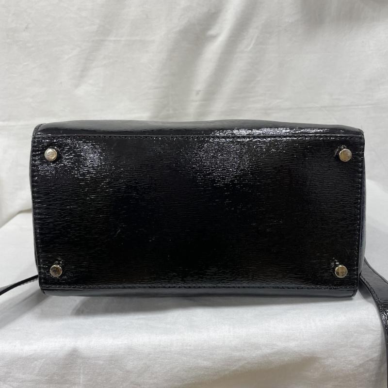 ケイトスペード Kate Spade ショルダーバッグ ショルダーバッグ 2way ハンド ショルダー バッグ エナメル パテント スタッズ - ロゴ、文字 黒 / ブラック / black レディース USED 古着 中古 50137810