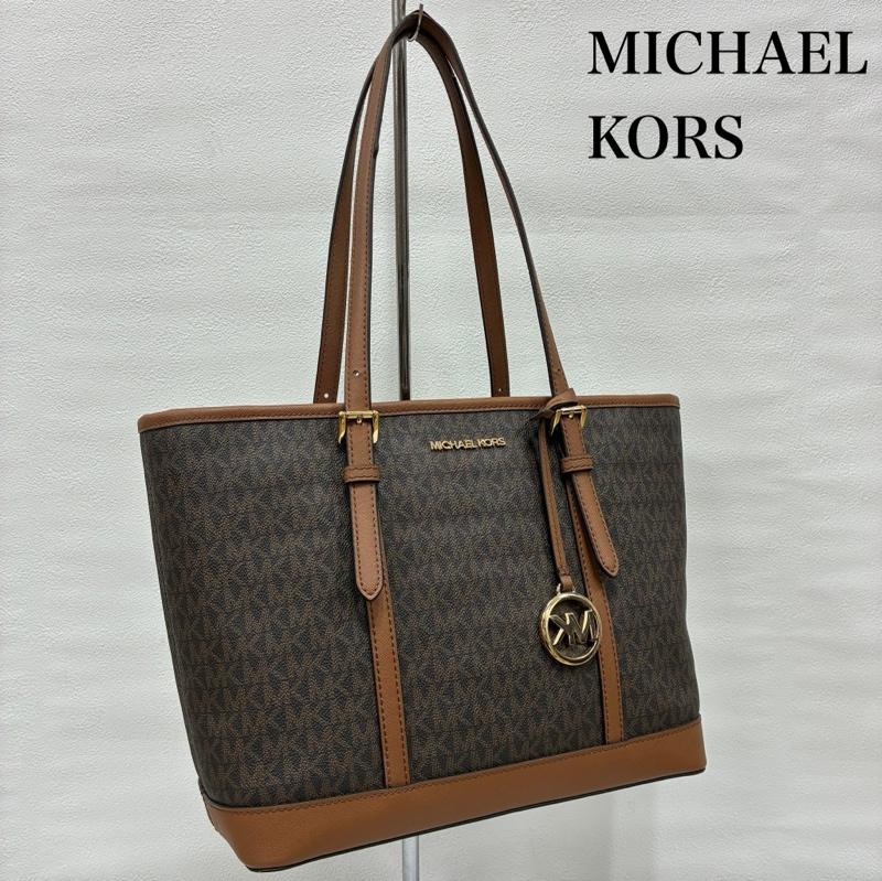 マイケルコース MICHAEL KORS トートバッグ トートバッグ JET SET TRAVEL ジップ トートバッグ A4収納 肩掛け ゴールド金具 - 総柄 X ロゴ、文字 茶 / ブラウン / brown X 金 / ゴールド / gold color レディース USED 古着 中古 50138470