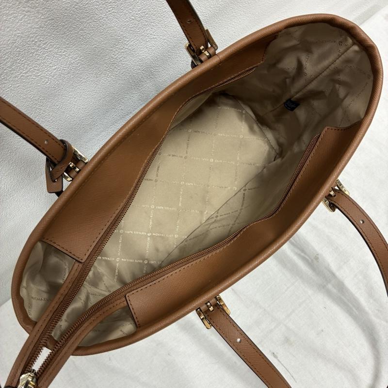 マイケルコース MICHAEL KORS トートバッグ トートバッグ JET SET TRAVEL ジップ トートバッグ A4収納 肩掛け ゴールド金具 - 総柄 X ロゴ、文字 茶 / ブラウン / brown X 金 / ゴールド / gold color レディース USED 古着 中古 50138470