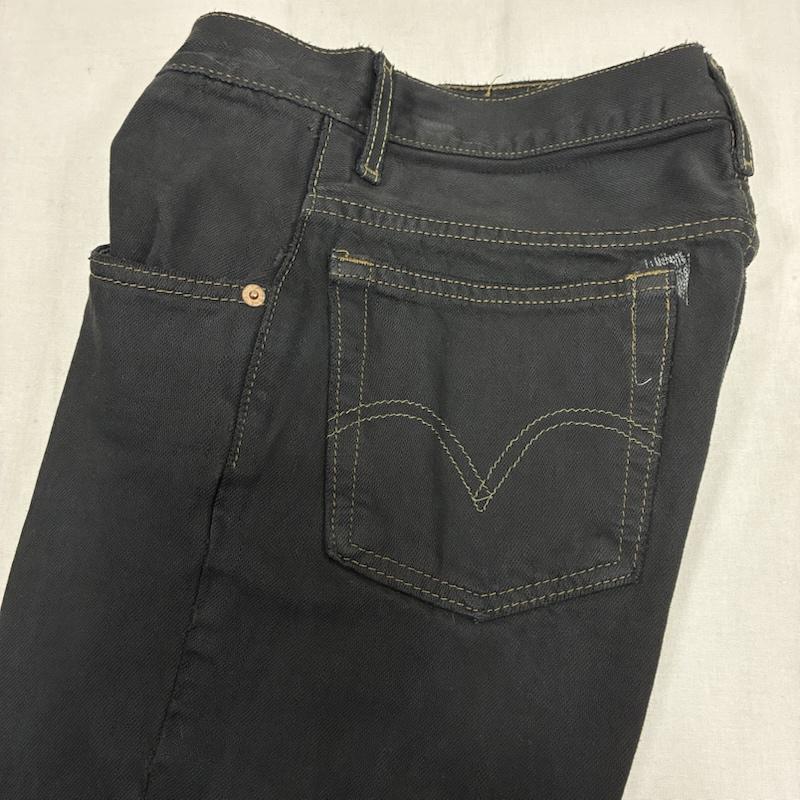 リーバイス Levi s パンツ デニム、ジーンズ 00 s スリムフィット 後染め ブラックデニム ジップフライ 実寸30インチ - ワンポイント X ロゴ、文字 黒 / ブラック / black メンズ USED 古着 中古 50138517