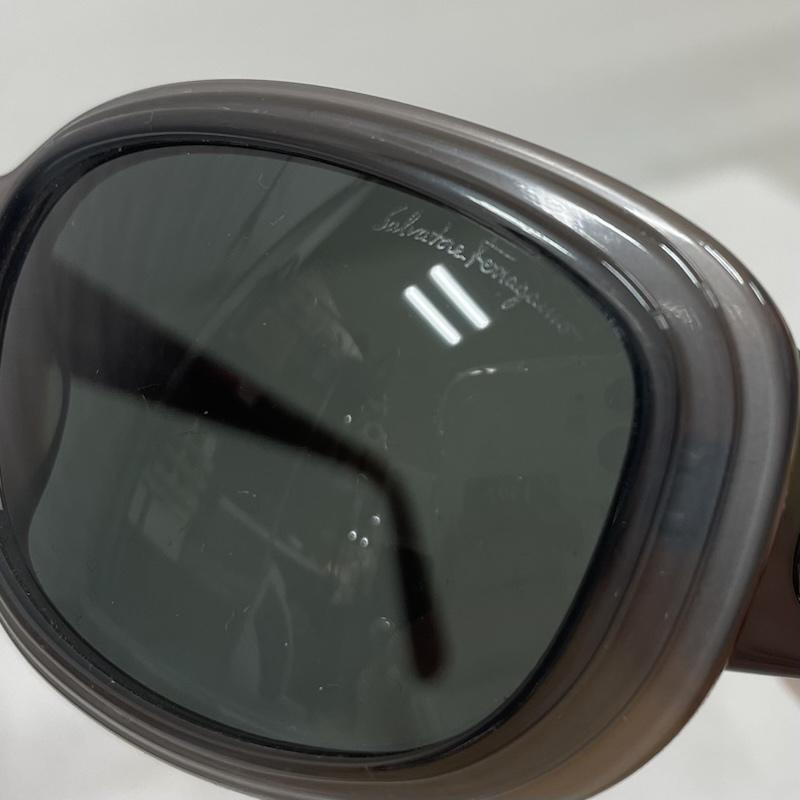サルヴァトーレフェラガモ Salvatore Ferragamo めがね・サングラス サングラス サングラス イタリア製 Y2K - ワンポイント X ロゴ、文字 灰 / グレー / gray X 黒 / ブラック / black X 茶 / ブラウン / brown レディース USED 古着 中古 50139196