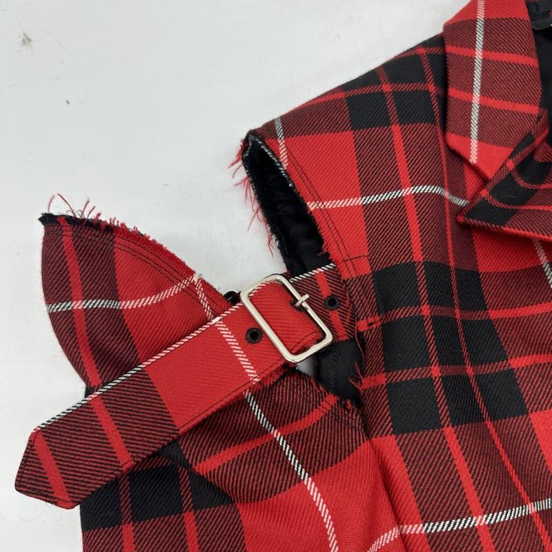 ブラックコムデギャルソン BLACK COMME des GARCONS ジャケット、上着 ジャケット、ブレザー 23AW タータン チェック カットアウト ジャケット 1L-J006 M 赤 / レッド / red メンズ USED 古着 中古 50139638