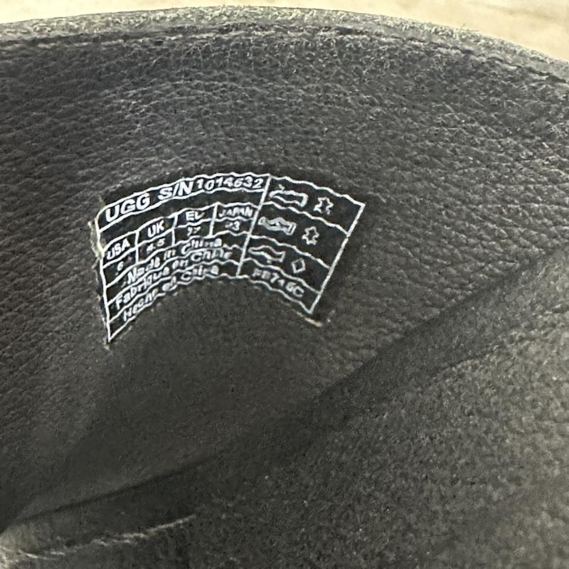 アグ UGG サンダル サンダル F8715C 厚底 サンダル レザー MAIRE フラット オープントゥ スタッズ 23.0cm 黒 / ブラック / black レディース USED 古着 中古 50139685