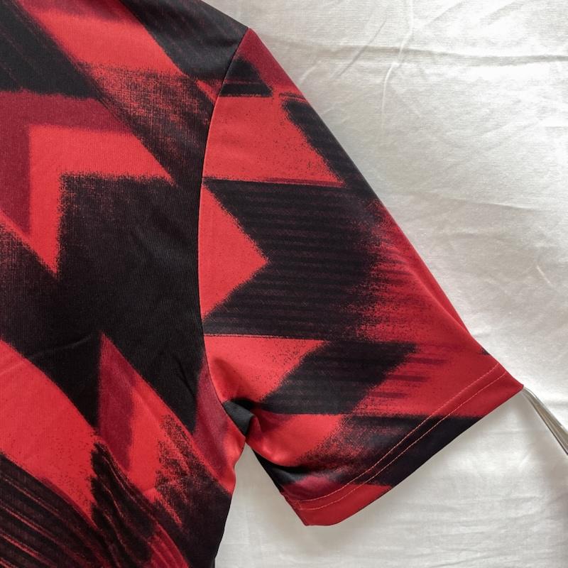 アディダス adidas Tシャツ 半袖 キッズ マンチェスター・ユナイテッド 2025/26 プレマッチ ジャージー KQB23 JP3235 160cm 総柄 X ロゴ、文字 赤 / レッド / red X 黒 / ブラック / black ボーイズ USED 古着 中古 50140171