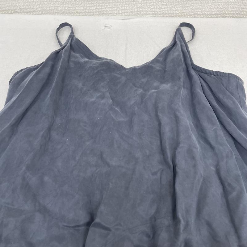 フリーダ Freada ワンピース ひざ丈スカート キャミソール 無地 シンプル ワンピース タイト Aライン 肩紐調節可 袖なし FREE 無地 チャコールグレー / チャコールグレー / レディース USED 古着 中古 50140287