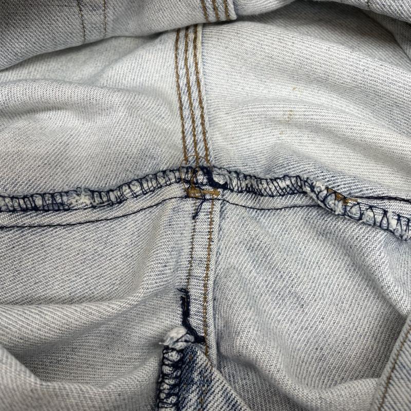 リーバイス Levi s パンツ デニム、ジーンズ 90s 636 シルバータブ ボタン裏 J09 ウォッシュ加工 ストレート デニム パンツ ジーパン ロゴ、文字 インディゴ / インディゴ / Indigo メンズ USED 古着 中古 50140918