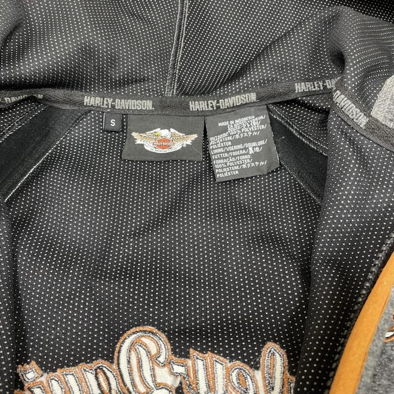 ハーレーダビッドソン Harley-Davidson パーカー 長袖 パーカー ジャケット フルジップ ロゴ 刺繍 フィット 伸縮 フーディー フリース ブルゾン 長袖 バイカー バイク S ロゴ、文字 X 刺繍 黒 / ブラック / black X 灰 / グレー / gray メンズ USED 古着 中古 50141081