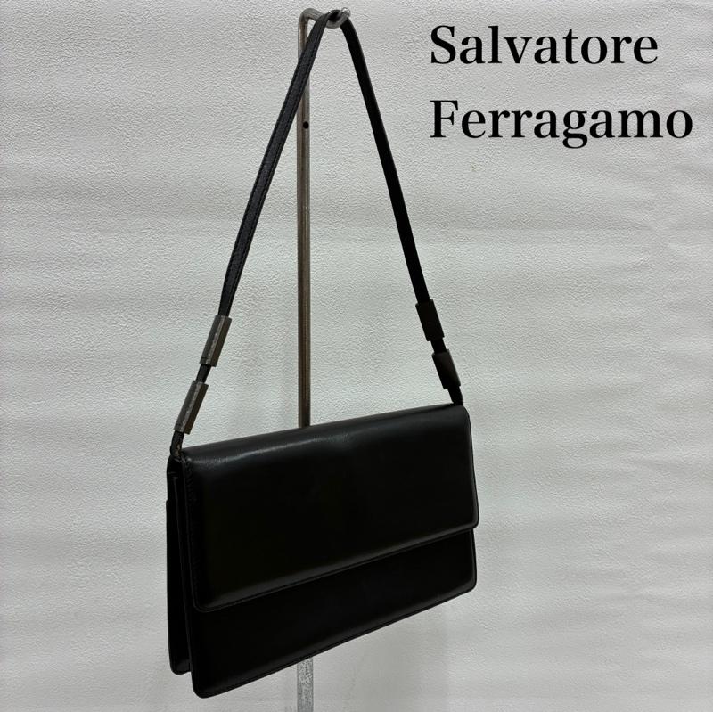 サルヴァトーレフェラガモ Salvatore Ferragamo クラッチバッグ、パーティバッグ クラッチバッグ、パーティバッグ イタリア製 レザー 肩掛け ショルダー パーティ バッグ - 黒 / ブラック / black レディース USED 古着 中古 50141104