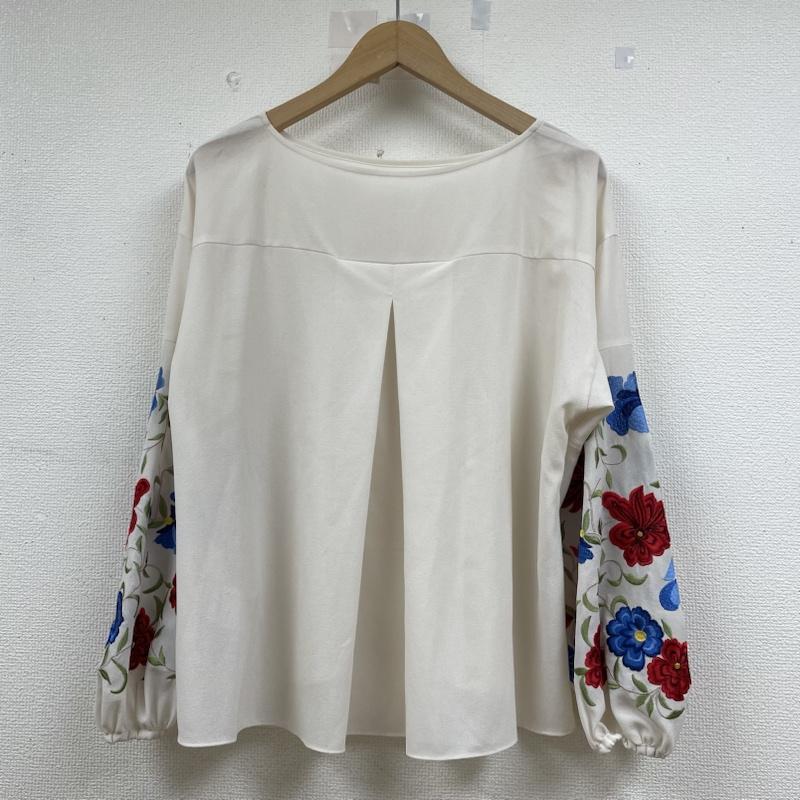 グレースコンチネンタル GRACE CONTINENTAL カットソー 長袖 マルチフラワー バルーンスリーブトップ 刺繍 ブラウス カットソー 長袖 1734 1126-0 36 花柄 X 刺繍 オフホワイト / オフホワイト / X マルチカラー / マルチカラー / multicolor レディース USED 古着 中古 50141117