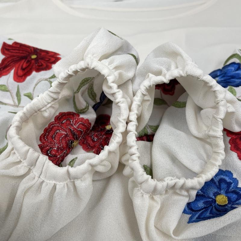 グレースコンチネンタル GRACE CONTINENTAL カットソー 長袖 マルチフラワー バルーンスリーブトップ 刺繍 ブラウス カットソー 長袖 1734 1126-0 36 花柄 X 刺繍 オフホワイト / オフホワイト / X マルチカラー / マルチカラー / multicolor レディース USED 古着 中古 50141117
