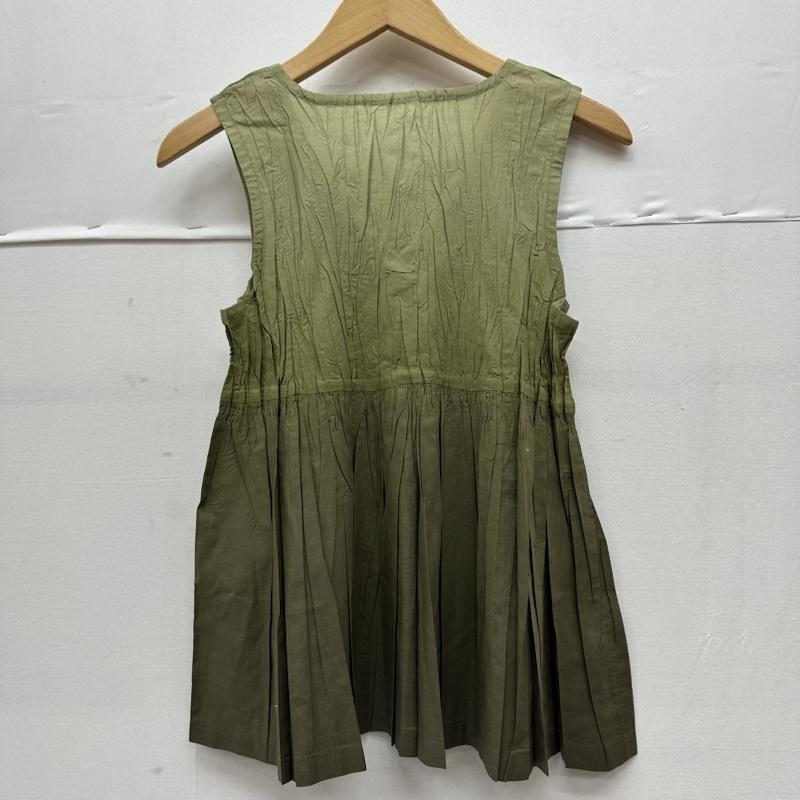 プリーツプリーズ PLEATS PLEASE タンクトップ タンクトップ ISSEY MIYAKE ノースリーブ シワ プリーツ 加工 グラデーション ベスト PP93-PE971 3 緑 / グリーン / green レディース USED 古着 中古 50141272