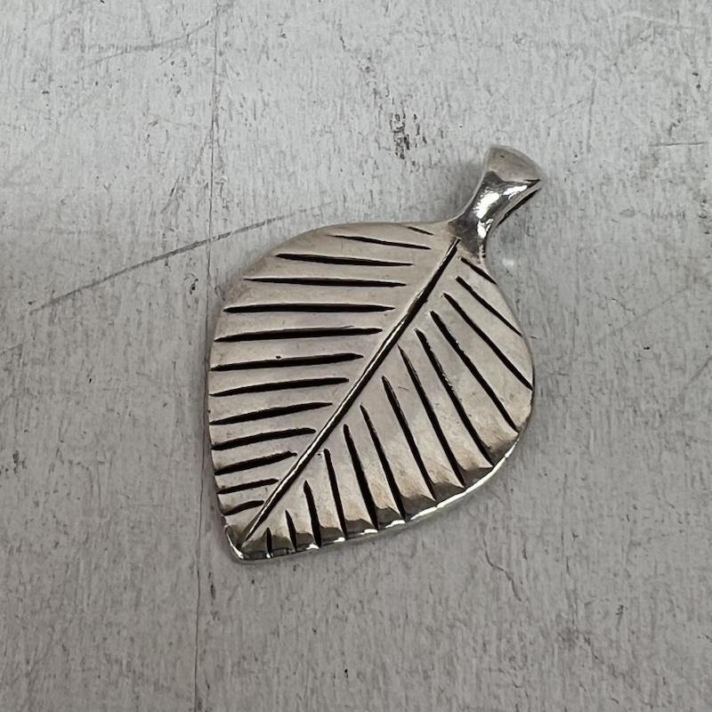 インディアンジュエリー Indian Jewelry アクセサリー ネックレス、ペンダント SILVER シルバー 925 リーフ ペンダントトップ - メンズ USED 古着 中古 50141690
