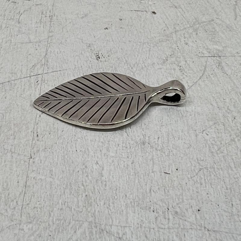 インディアンジュエリー Indian Jewelry アクセサリー ネックレス、ペンダント SILVER シルバー 925 リーフ ペンダントトップ - メンズ USED 古着 中古 50141690