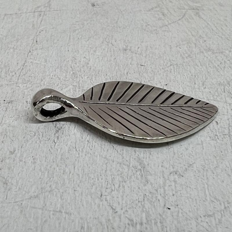 インディアンジュエリー Indian Jewelry アクセサリー ネックレス、ペンダント SILVER シルバー 925 リーフ ペンダントトップ - メンズ USED 古着 中古 50141691