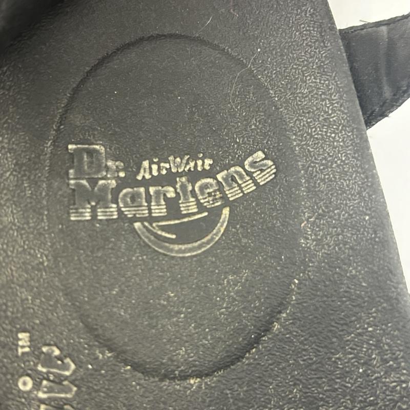 ドクターマーチン Dr.Martens サンダル サンダル BLAIRE PATENT LAMPER サンダル - ロゴ、文字 黒 / ブラック / black メンズ USED 古着 中古 50142036