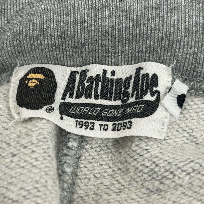 アベイシングエイプ A BATHING APE パンツ チノパン スウェットパンツ ワンポイントロゴ 刺繍ロゴ XXL 刺繍 灰 / グレー / gray メンズ USED 古着 中古 50142367