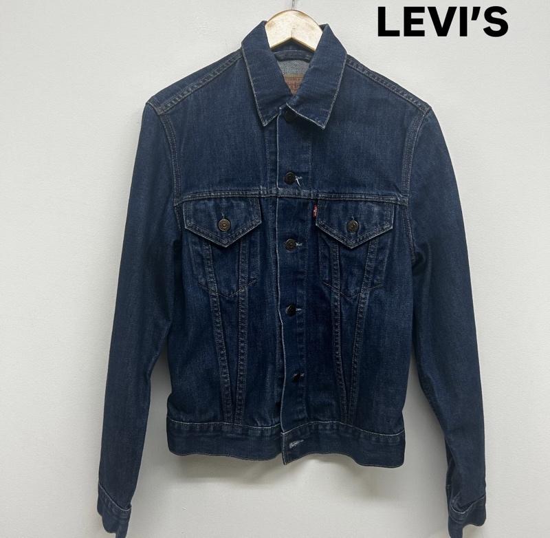 リーバイス Levi s ジャケット、上着 ジャンパー、ブルゾン デニムジャケット 70500 04 M 無地 インディゴ / インディゴ / Indigo メンズ USED 古着 中古 50142386