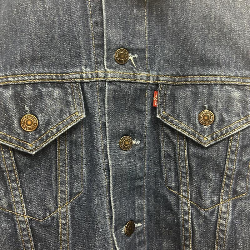 リーバイス Levi s ジャケット、上着 ジャンパー、ブルゾン デニムジャケット 70500 04 M 無地 インディゴ / インディゴ / Indigo メンズ USED 古着 中古 50142386