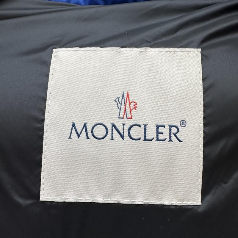 モンクレール MONCLER ジャケット、上着 ダウンジャケット CRAIG GREEN PLUNGERY フード ダウン ジャケット E209H4139900 C0346 0 青 / ブルー / blue X 黒 / ブラック / black メンズ USED 古着 中古 50142792