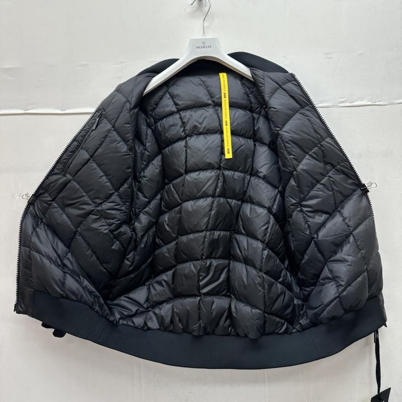 モンクレール MONCLER ジャケット、上着 ダウンジャケット 23AW adidas 総柄 ラインスリーブ ダウン ジャケット I209S1A00015 M2448 1 青 / ブルー / blue メンズ USED 古着 中古 50142793