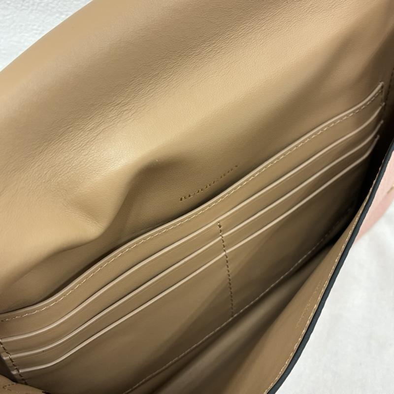 バーバリー BURBERRY ショルダーバッグ ショルダーバッグ 2WAY レザー クラッチ ショルダー バッグ 斜め掛け クロスボディ ゴールド金具 シボ革 - ロゴ、文字 X ワンポイント 桃 / ピンク / pink X 金 / ゴールド / gold color レディース USED 古着 中古 50142813
