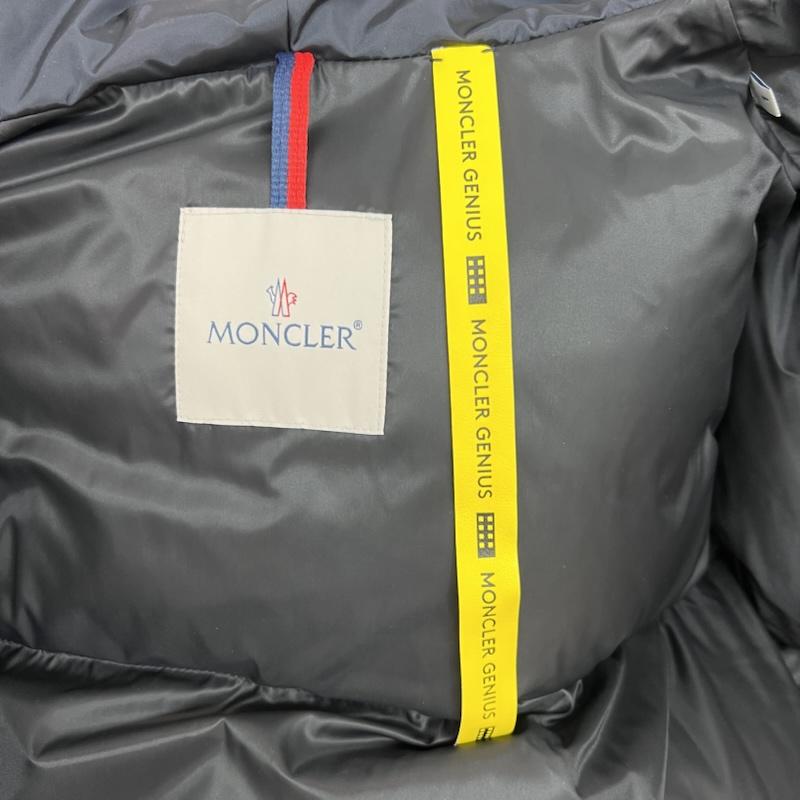 モンクレール MONCLER ジャケット、上着 ダウンジャケット CRAIG GREEN PORPOISE ロングダウン ダウンコート 1 赤 / レッド / red X 白 / ホワイト / white X 紺 / ネイビー / navy メンズ USED 古着 中古 50142911