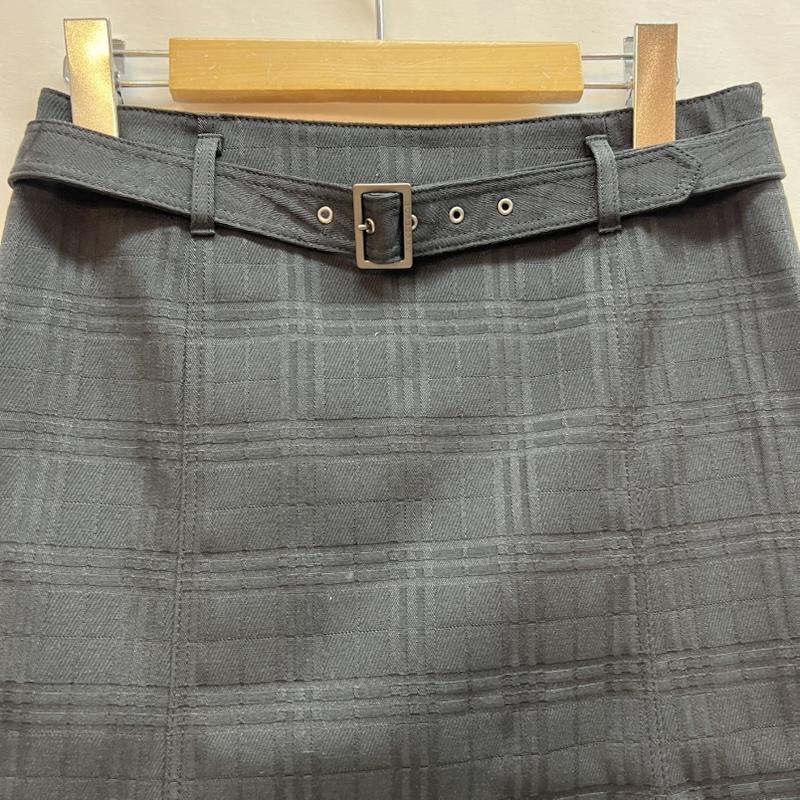バーバリー BURBERRY スカート ひざ丈スカート ベルト付 チェック フレア スカート 36 黒 / ブラック / black レディース USED 古着 中古 50142973