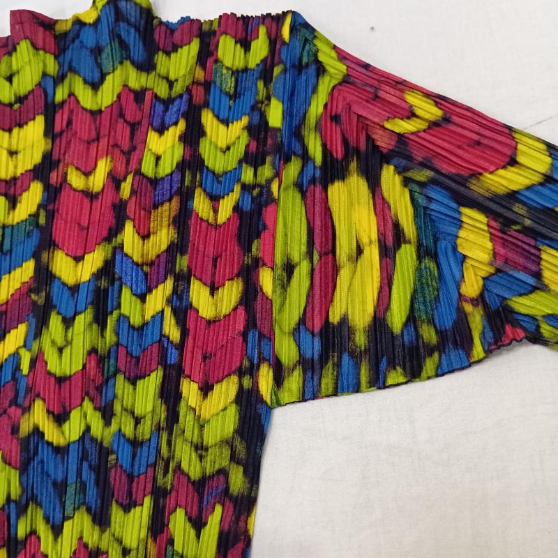 プリーツプリーズ PLEATS PLEASE カットソー 長袖 ISSEY MIYAKE プリーツ 総柄 マルチカラー PP14-JK441 3 総柄 桃 / ピンク / pink X 黄 / イエロー / yellow X 青 / ブルー / blue X 黒 / ブラック / black レディース USED 古着 中古 50143125