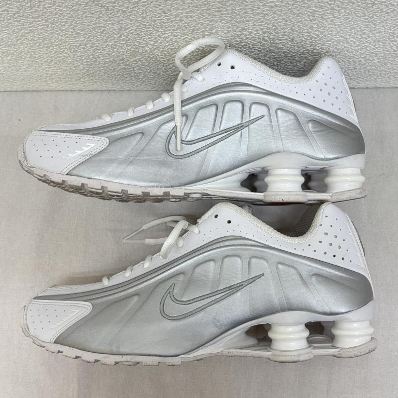 ナイキ NIKE スニーカー スニーカー AR3565-101 WMNS SHOX R4 White Metallic ウィメンズ ショックス4 スニーカー ホワイト メタリック 27.0cm レディース USED 古着 中古 50143681