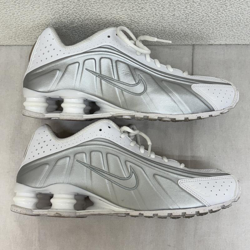 ナイキ NIKE スニーカー スニーカー AR3565-101 WMNS SHOX R4 White Metallic ウィメンズ ショックス4 スニーカー ホワイト メタリック 27.0cm レディース USED 古着 中古 50143681