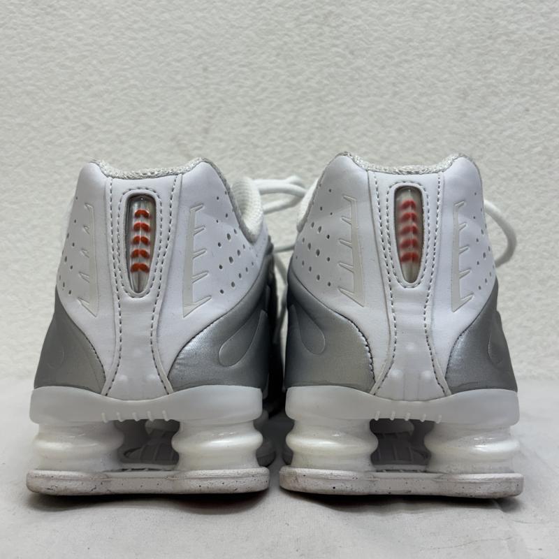 ナイキ NIKE スニーカー スニーカー AR3565-101 WMNS SHOX R4 White Metallic ウィメンズ ショックス4 スニーカー ホワイト メタリック 27.0cm レディース USED 古着 中古 50143681