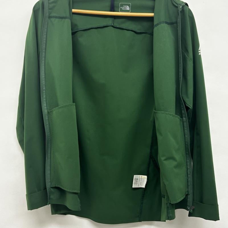 ザノースフェイス THE NORTH FACE ジャケット、上着 ジャンパー、ブルゾン Apex Light Jacket ナイロンジャケット NP21669 S ロゴ、文字 緑 / グリーン / green メンズ USED 古着 中古 50144157