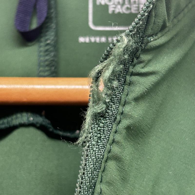ザノースフェイス THE NORTH FACE ジャケット、上着 ジャンパー、ブルゾン Apex Light Jacket ナイロンジャケット NP21669 S ロゴ、文字 緑 / グリーン / green メンズ USED 古着 中古 50144157