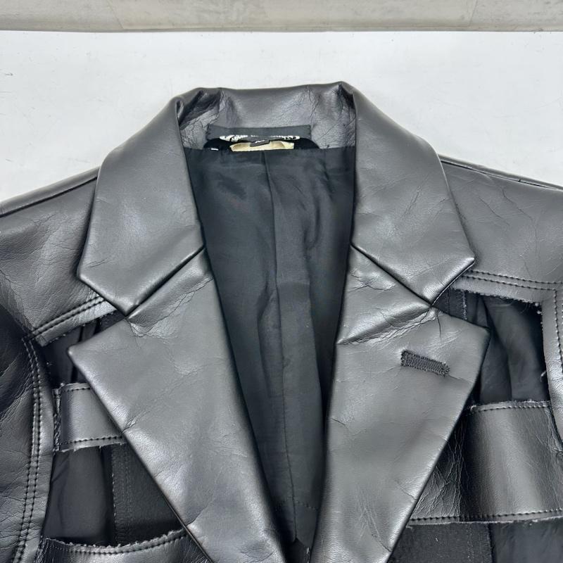 ブラックコムデギャルソン BLACK COMME des GARCONS ジャケット、上着 ジャケット、ブレザー 18SS 前身くり抜き デザイン フェイク レザー テーラード ジャケット 1A-J011 M 黒 / ブラック / black メンズ USED 古着 中古 50144311