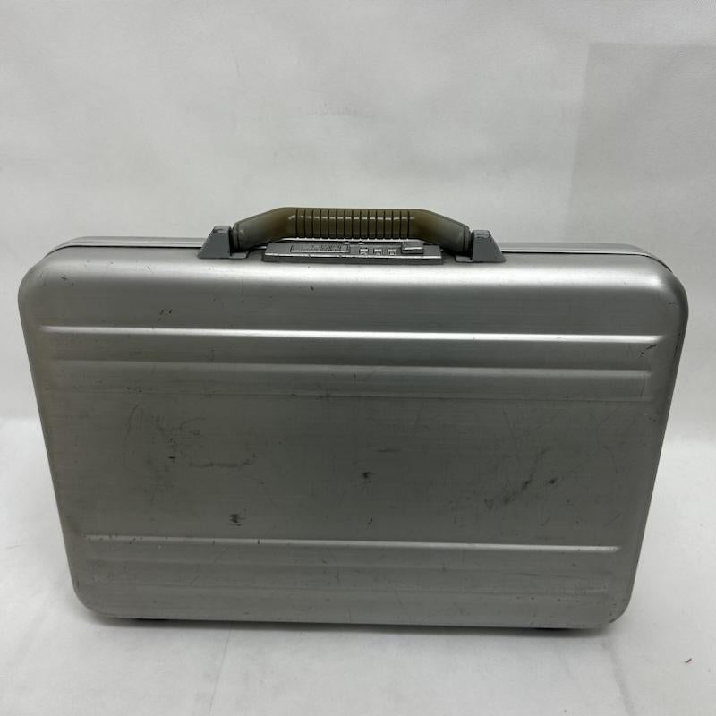 ゼロハリバートン ZERO HALLIBURTON バッグ アタッシュケース アタッシュケース シルバー - 無地 銀 / シルバー / silver color メンズ USED 古着 中古 50144589