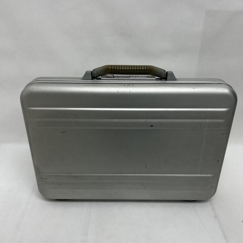 ゼロハリバートン ZERO HALLIBURTON バッグ アタッシュケース アタッシュケース シルバー - 無地 銀 / シルバー / silver color メンズ USED 古着 中古 50144589