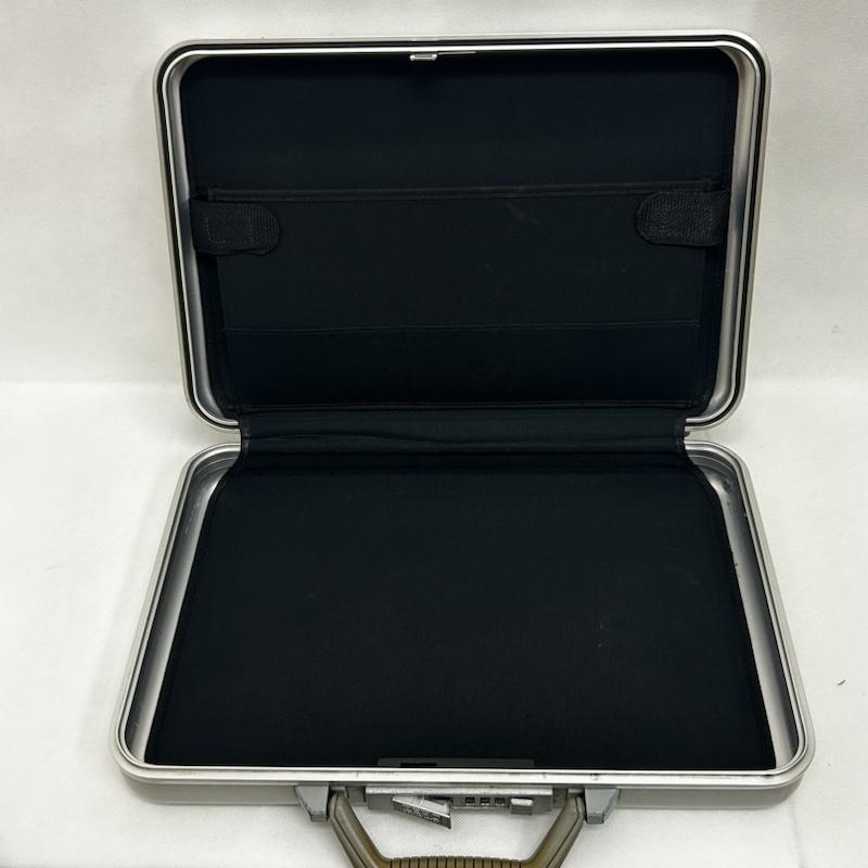 ゼロハリバートン ZERO HALLIBURTON バッグ アタッシュケース アタッシュケース シルバー - 無地 銀 / シルバー / silver color メンズ USED 古着 中古 50144589