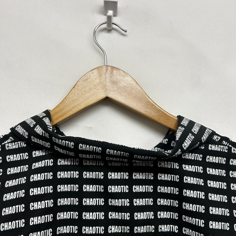エックスガール X-girl シャツ、ブラウス 長袖 長袖シャツ 総柄 文字 CHAOTIC M ロゴ、文字 黒 / ブラック / black X 白 / ホワイト / white レディース USED 古着 中古 50145221
