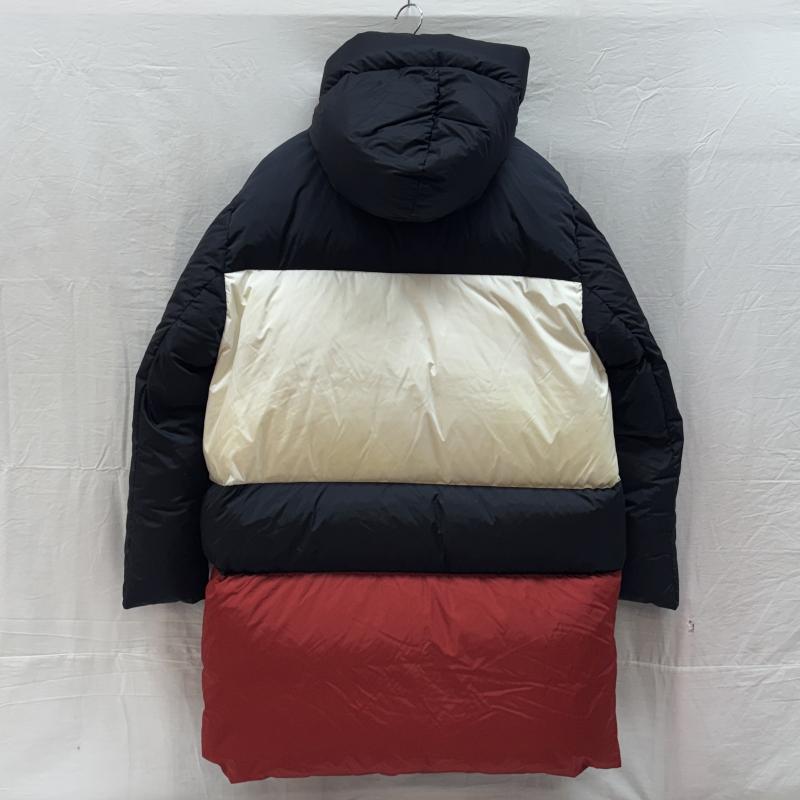 モンクレール MONCLER ジャケット、上着 ダウンジャケット CRAIG GREEN PORPOISE クレイググリーン ナイロン フード ダウン コート D209H4232500 2 紺 / ネイビー / navy X 白 / ホワイト / white X 赤 / レッド / red メンズ USED 古着 中古 50145330