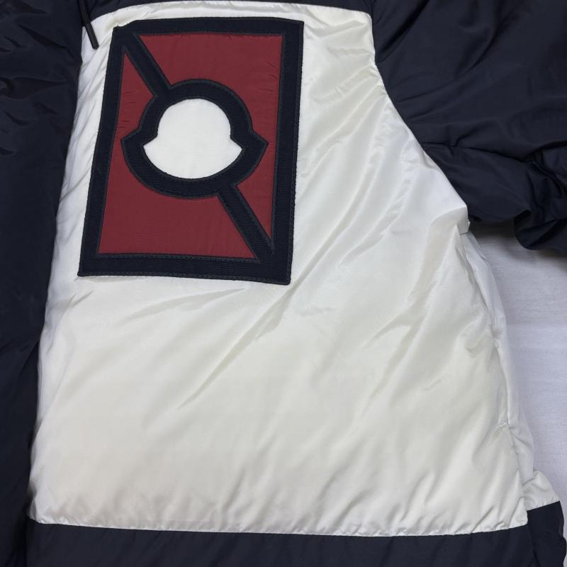 モンクレール MONCLER ジャケット、上着 ダウンジャケット CRAIG GREEN PORPOISE クレイググリーン ナイロン フード ダウン コート D209H4232500 2 紺 / ネイビー / navy X 白 / ホワイト / white X 赤 / レッド / red メンズ USED 古着 中古 50145330
