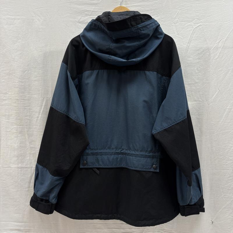 ウールリッチ WOOLRICH ジャケット、上着 ジャンパー、ブルゾン 90s 配色 切替 ナイロン マウンテンパーカー ドローストリング ヴィンテージ L ワンポイント X ロゴ、文字 紺 / ネイビー / navy X 黒 / ブラック / black メンズ USED 古着 中古 50146020